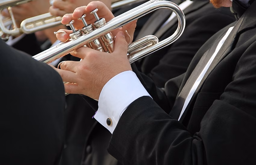 Come scegliere la musica giusta per la cerimonia funebre?