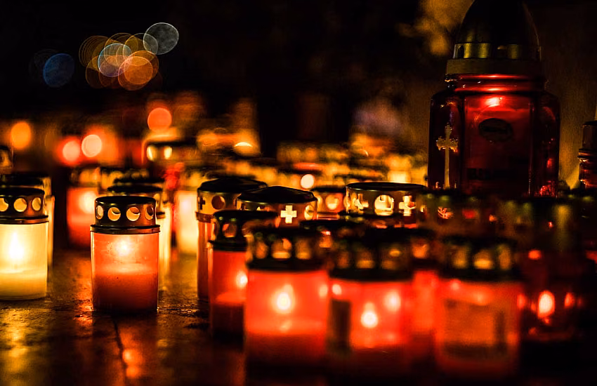 Tradizioni di Commemorazione dei Defunti nel Mondo – da Ognissanti al Día de los Muertos